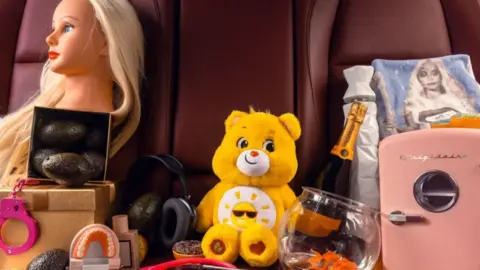 Picture of items left behind by passengers