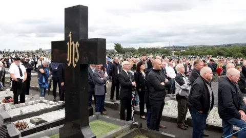 Pacemaker Crowds gathered in Milltown cemetery as Sinn Féin leaders made speeches