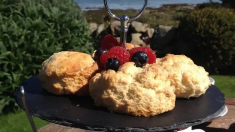 Cornish cream tea