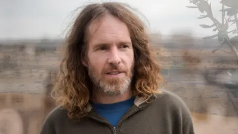 Phil Coomes Stephen McGown