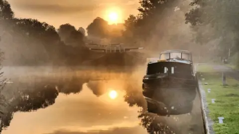 Canal and River Trust/ Kristian Price Kennett and Avon