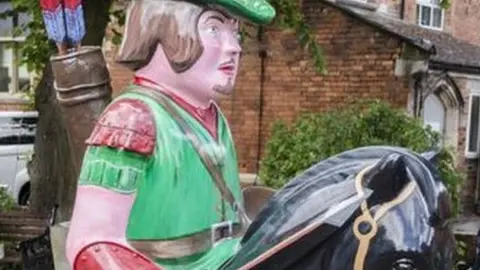 Deven Bhurke/Geograph The Robin Hood Knight