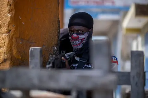 Kenya promises to end gang warfare and restore peace in Haiti