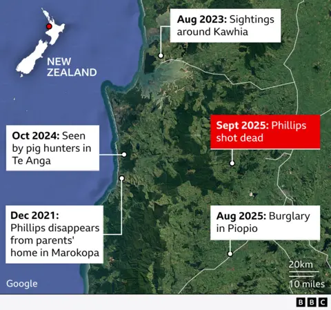 Map of a region in New Zealand showing key events linked to Tom Phillips, including the disappearance in Marokopa (December 2021), observations in Kawhia (August 2023), meeting in Te Anga (October 2024), Burglary in Piopio (August 2025) and the Mortal shooting (Sept. 2025). The satellite image shows that the area is green and mountainous