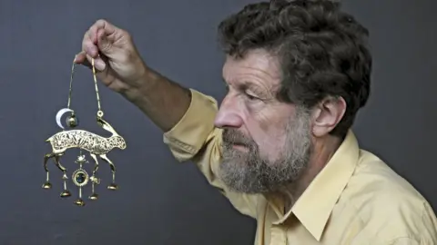 Kit Williams and golden hare