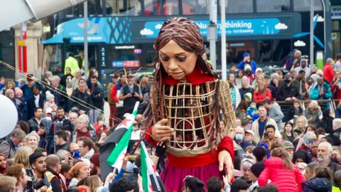 BBC Crowds meet Little Amal