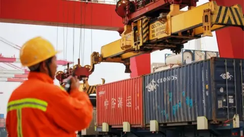 Reuters China containers