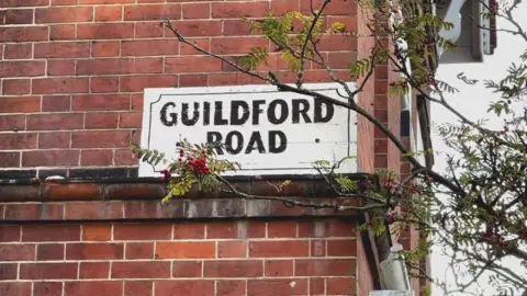 Guildford Rd street sign