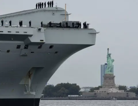 MOD HMS Queen Elizabeth arrives in New York