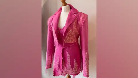 Prima Ewan Ewan Job's outfit for Shania Twain