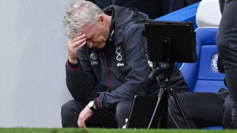 David Moyes looks sad on the touchline during West Ham's loss at Chelsea