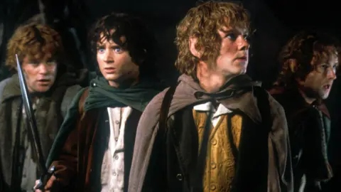  Alamy Still of the hobbits in Lord of the Rings