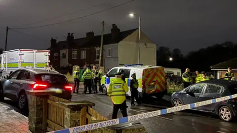 YappApp Police cordon, Army and police vehicles on Agincourt Drive