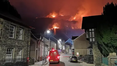 Chris Wilson View of fire on Garreg Ddu