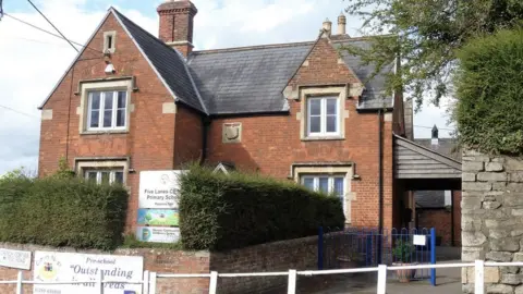 Geograph/Michael Dibb Potterne School