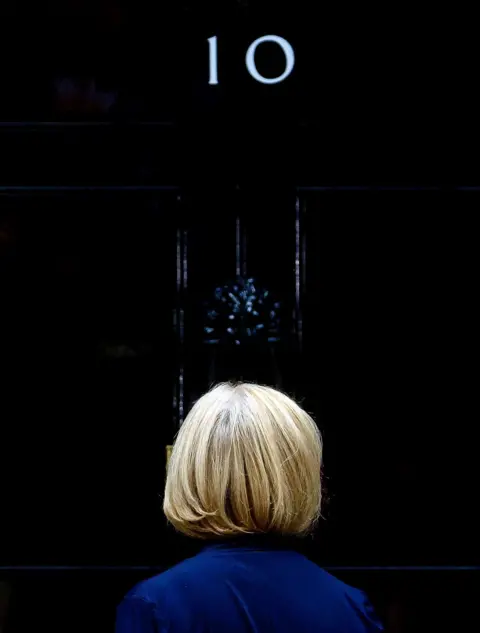 Hannah McKay / Reuters New Prime Minister Liz Truss enters Number 10 Downing Street, 6 September 2022