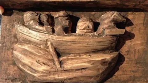 Wyn Jones Wyn Jones' carving