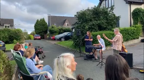 Jeremy Doyle playing a concert