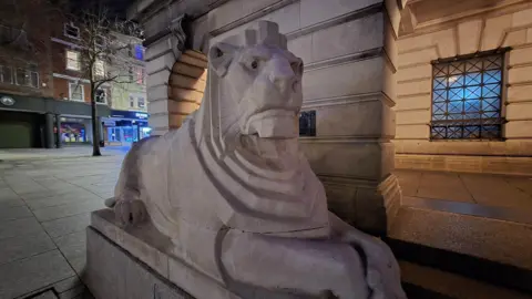 BBC The lion statue in Nottingham city centre looking clean