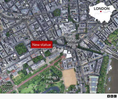 Aerial shot of central London with the location of the statue highlighted as well as St James's Park and Trafalgar Square