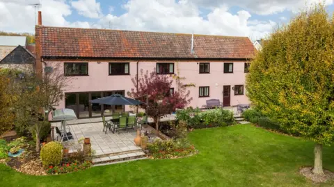 Rightmove £1m-plus home sold in Cambridge