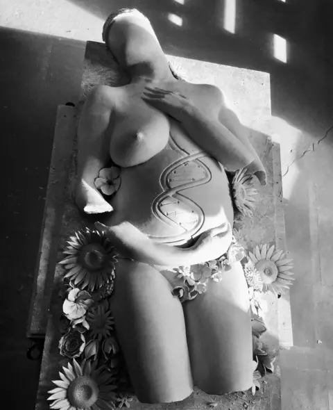 Kelly Morris Kelly Morris sculpture