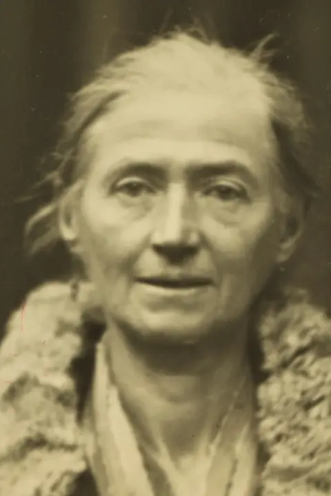 Island Archives Service Image of Marie Randall