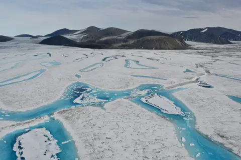 Jérémie Bonneau Milne Ice Shelf