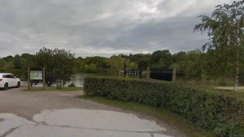 Google Straw's Bridge in West Hallam