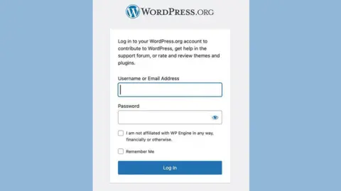 WordPress Скриншот веб-сайта WordPress, на котором отмечен флажок: "Я не связан с WP Engine каким-либо образом, ни финансовым, ни каким-либо иным образом."