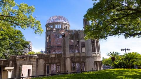 Hiroshima buildings that survived atomic bomb to be demolished - BBC News