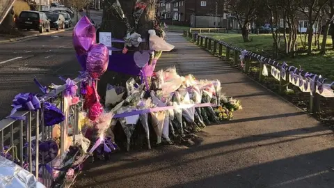 Tributes in Harold Hill