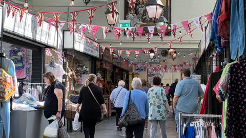 Buttermarket customers 