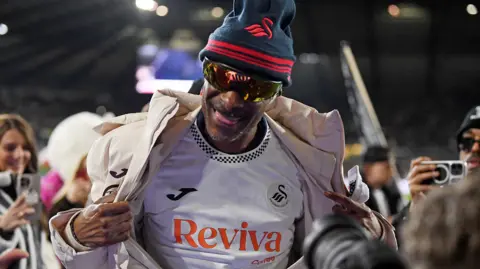 Snoop Dogg at the Swansea.com Stadium