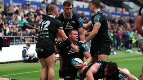 Dewi Lake celebrates his second try