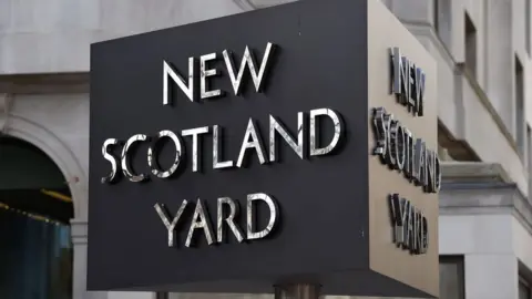 Kirsty O'Connor New Scotland Yard game