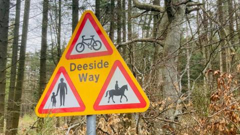 Deeside Way sign