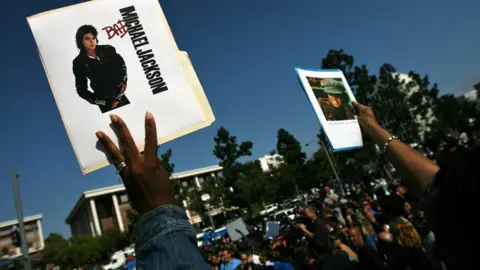 Getty Images Michael Jackson fans outside UCLA Medical Plaza on 25 June 2009