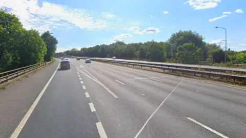 Google Streetview image of the southbound M1 near junction five.