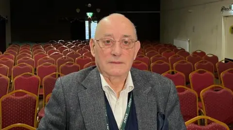 Fundador e diretor de teatro, Michael Wheatley-Ward