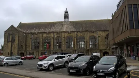 Geograph/Fabian Musto's Mother  Bangor University