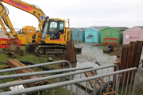 Kevin Boorman Clear up work at Bulverhythe beach