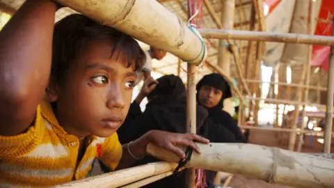 Simon Murphy Rohingya refugee