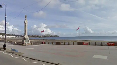 Google Harris Promenade and Douglas War Memorial