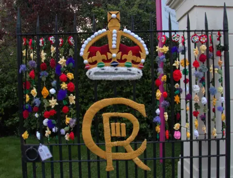 Philippa Robertson Secret Society of Hertford Crafters yarn-bomb