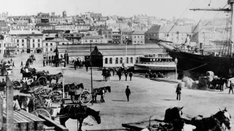 National Maritime Museum Cutty Sark loading wool in Sydney 1885-1893