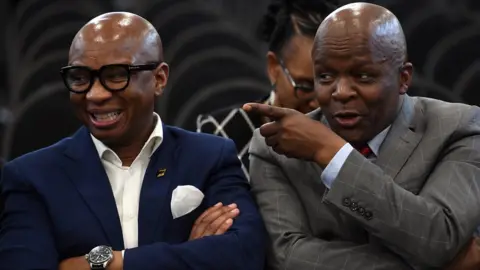 Getty Images Zizi Kodwa and Mondli Gungubele during Zondos commission of inquiry into state capture on October 03, 2018 in Johannesburg, South Africa