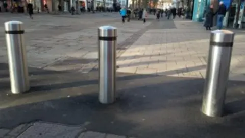 LDRS The bollards