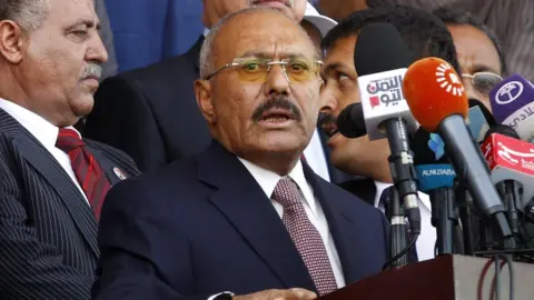 EPA File photo showing Yemen's ex-president Ali Abdullah Saleh (R) delivers a speech in Sanaa, Yemen (24 August 2017)