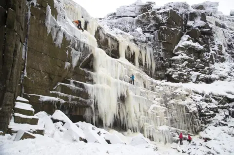 Rod Kirkpatrick/F Stop Press Climbers at Kinder Downfall